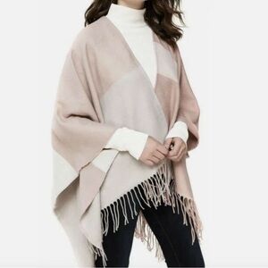 Soia‎ & Kyo Acrylic Dusty Pink/Cream Colorblock Shawl Cardigan w/Fringe Wrap O/S